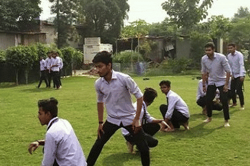 Institute of Applied Medicines and Research Ghaziabad Library and Laboratory photo 11